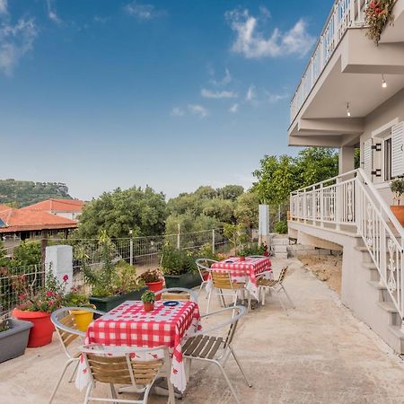 Domus Lukas Apartments Marathiás 外观 照片