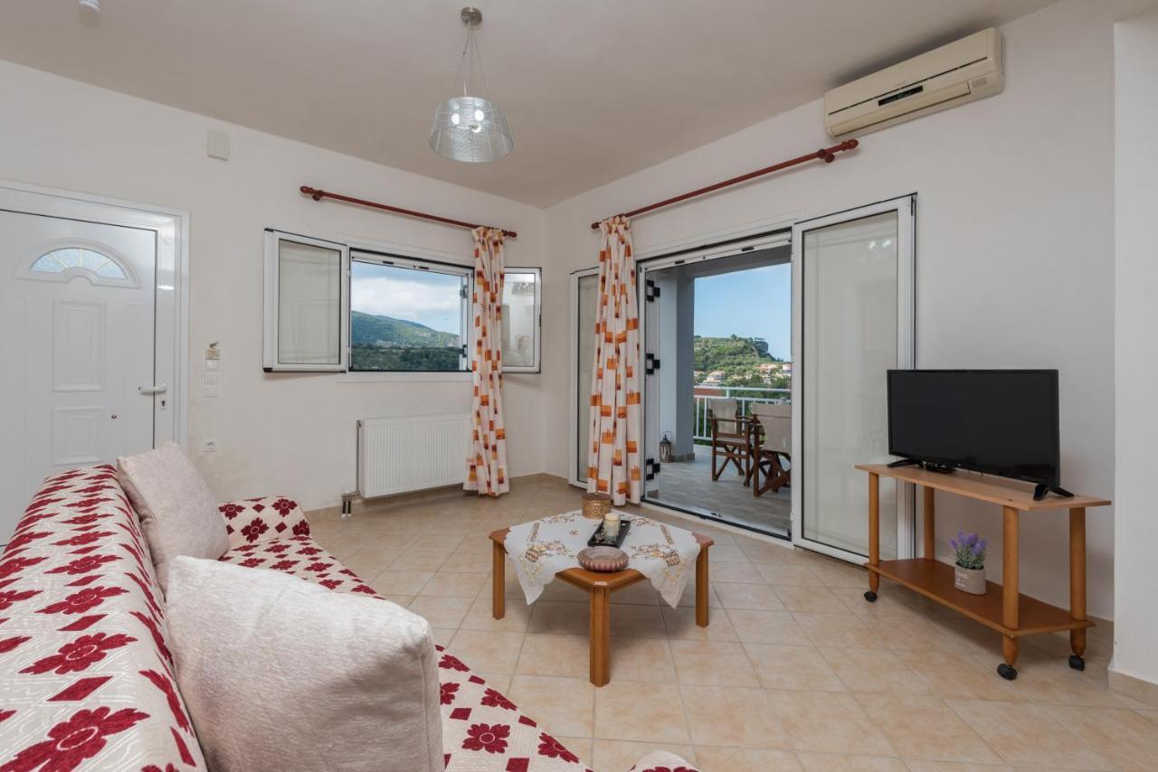 Domus Lukas Apartments Marathiás 外观 照片