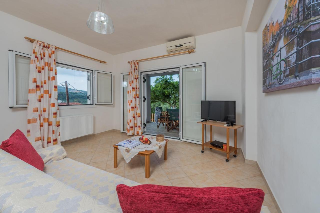 Domus Lukas Apartments Marathiás 外观 照片