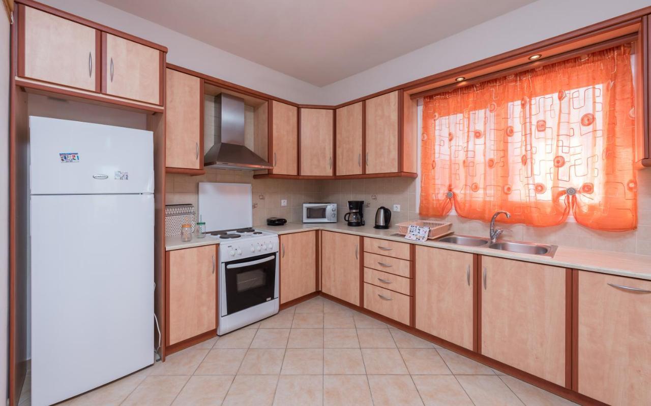 Domus Lukas Apartments Marathiás 外观 照片