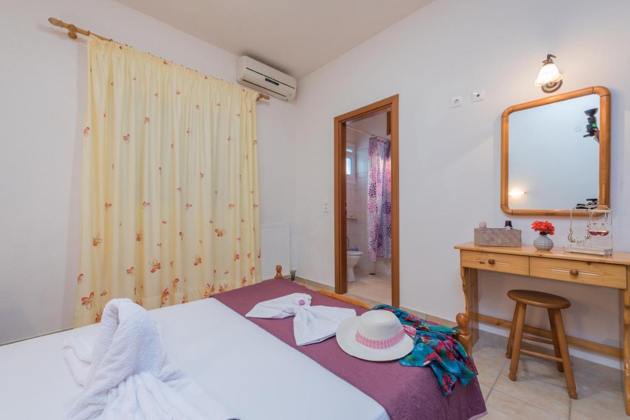 Domus Lukas Apartments Marathiás 外观 照片
